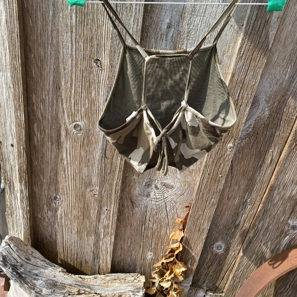 2 Summer tops by MinkPink and Garage - Picture 3 of 11